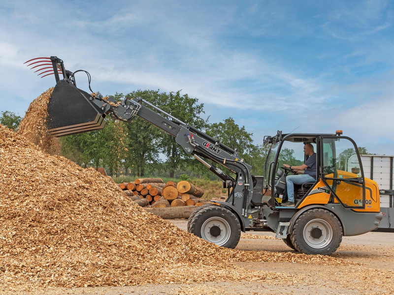 GIANT G5000 TELE-Wheel Loader 